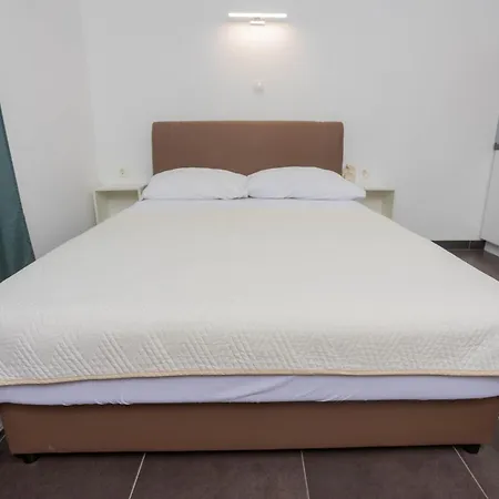 Studio Apartman Maris Kastel Stari Exterior photo