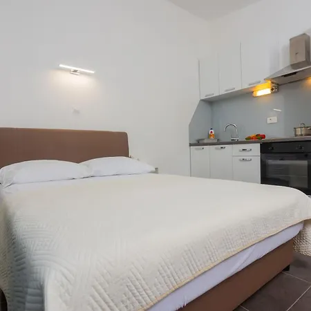Studio Apartman Maris Kastel Stari Exterior photo